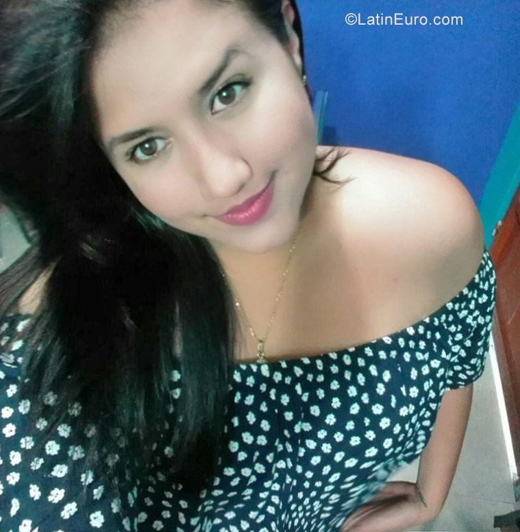 Date this sensual Colombia girl Lizet from Barrancabermeja CO23439
