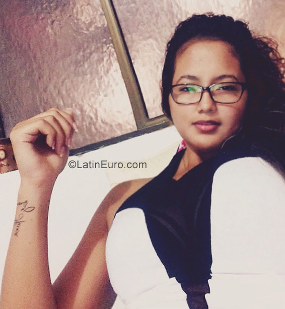 Date this lovely Colombia girl Nazly from Ibague CO23446