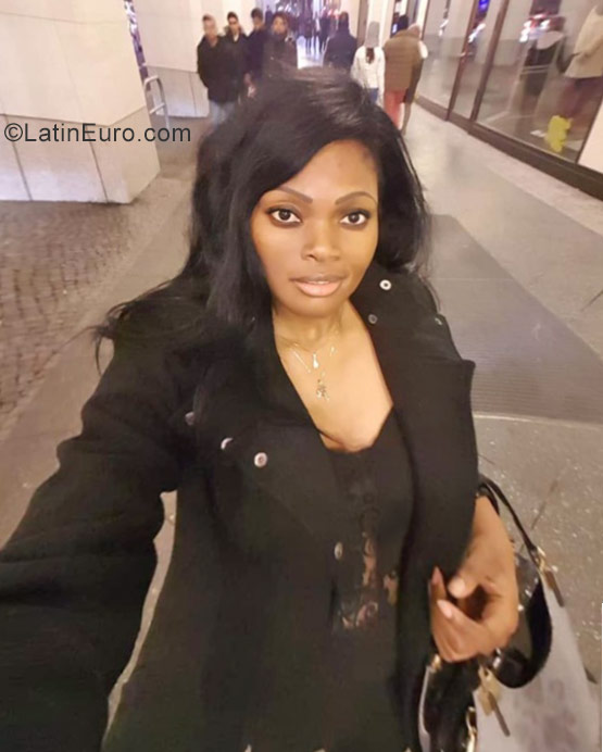 Date this nice looking Germany girl Carine from Fürstenwalde DE456