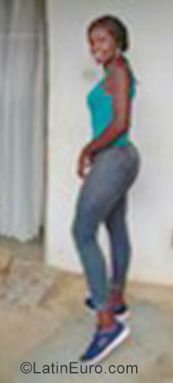 Date this passionate Cameroon girl Desse from Douala CM263