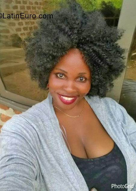Date this happy Uganda girl Bata from Kampala UG54