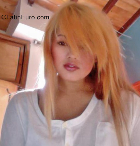 Date this young Colombia girl Xiomara from Bucaramanga CO23493