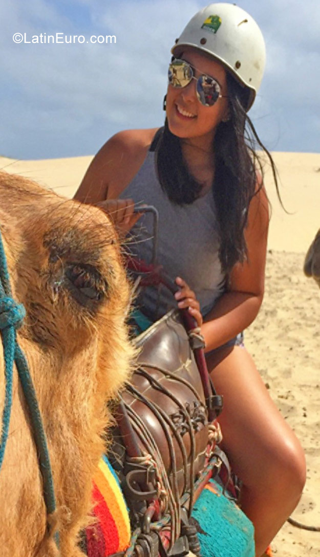 Date this nice looking Colombia girl Maria from Cali CO23500