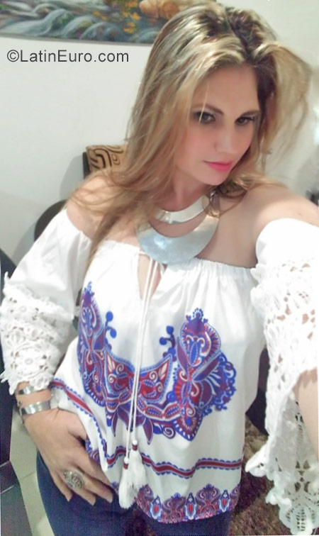 Date this hard body Colombia girl Milena from Manizales CO23514