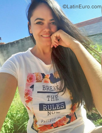 Date this charming Brazil girl Katiane from Taiobeiras BR10967