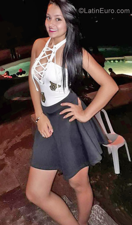 Date this cute Colombia girl Natalia from Pereira CO23538
