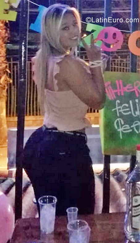 Date this attractive Colombia girl Eliana from Medellin CO23540