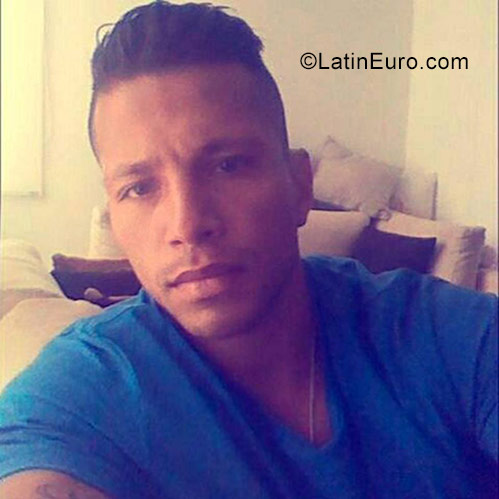 Date this gorgeous Colombia man Nicolas from Bogota CO23570