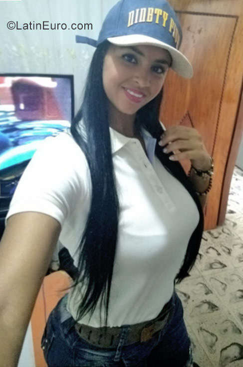 Date this passionate Colombia girl Karime from Tulua CO23592