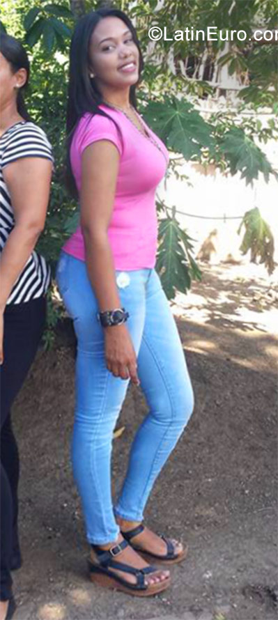 Date this exotic Dominican Republic girl Mayrelis from Santiago DO31926