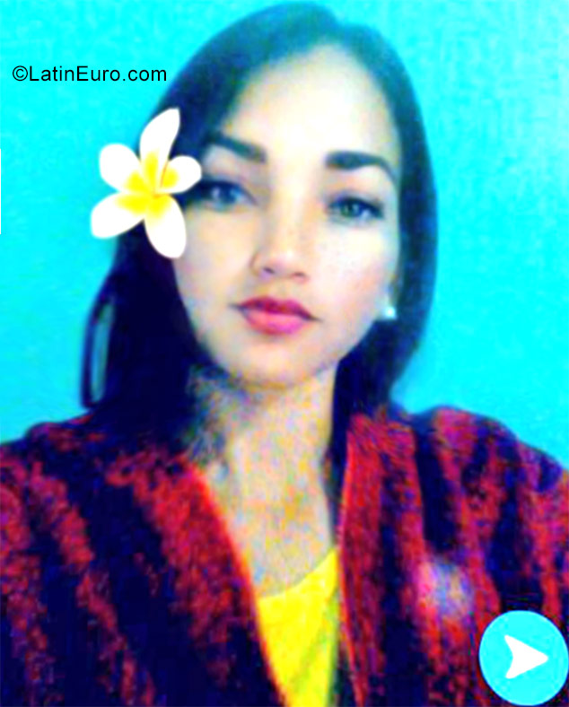 Date this happy Venezuela girl Kristin from Ciudad Guayana VE1451