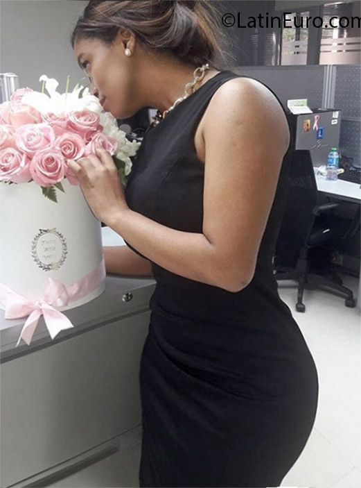 Date this hot Dominican Republic girl Rox from Santo Domingo DO34894