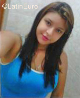 Date this funny Venezuela girl Albany from Porlamar VE1476