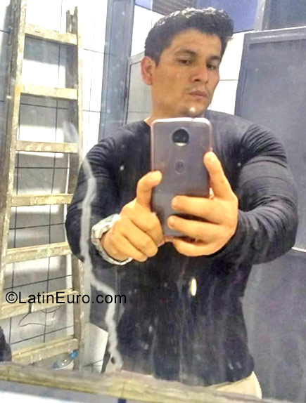 Date this voluptuous Peru man David from Trujillo PE1246
