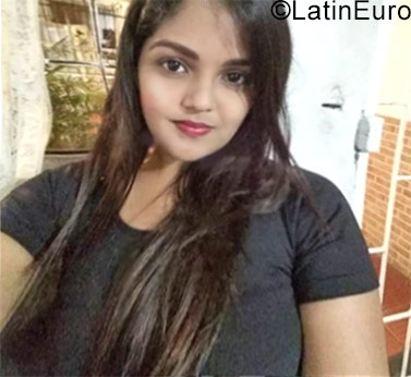 Date this attractive Colombia girl Yuri from Barranquilla CO23653
