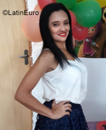 Date this young Brazil girl Claudia from Sao Paulo BR10517