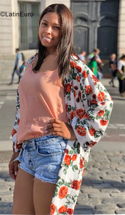 Date this beautiful Colombia girl Sandrith from medellin CO25910