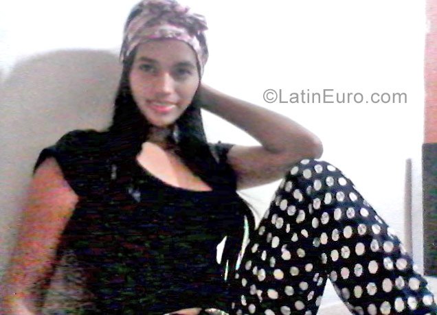 Date this funny Venezuela girl Yurendy from Ciudad bolivar VE1529