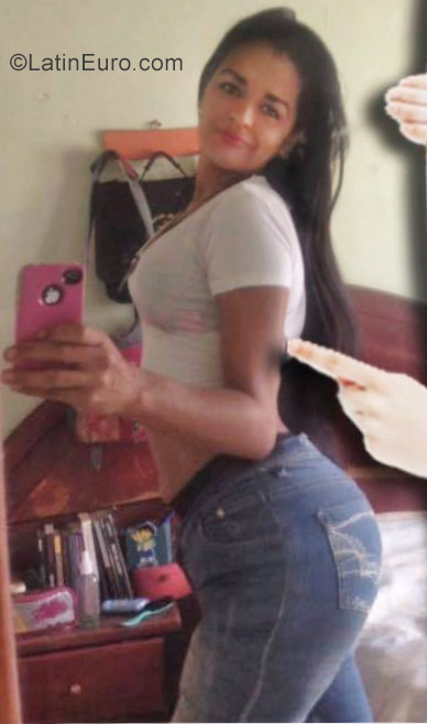 Date this stunning Venezuela girl Yoselin from Barquisimeto VE1533