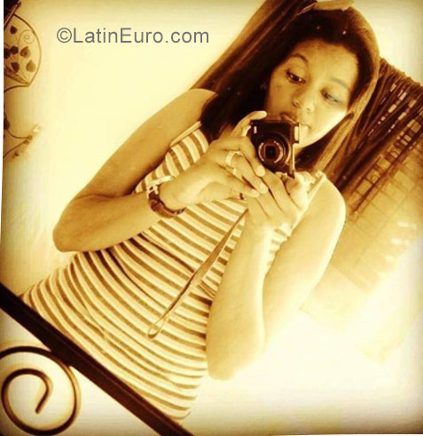 Date this georgeous Dominican Republic girl Erika from Santo Domingo DO32182