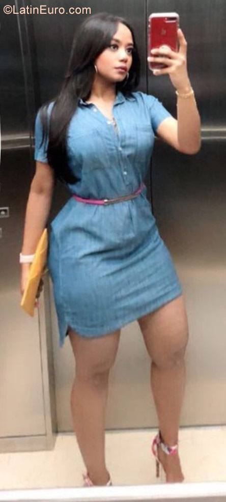 Date this funny United States girl Luisa from Newark DO32183