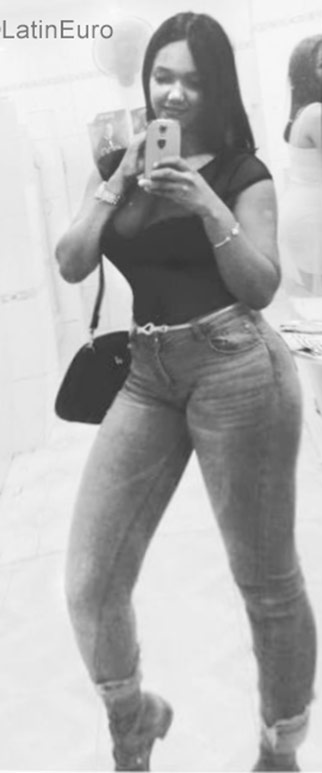 Date this athletic Dominican Republic girl Jenifer from Santiago DO32218
