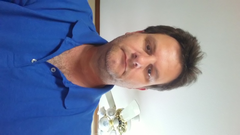 Date this young United States man Frank from Baton Rouge US19254