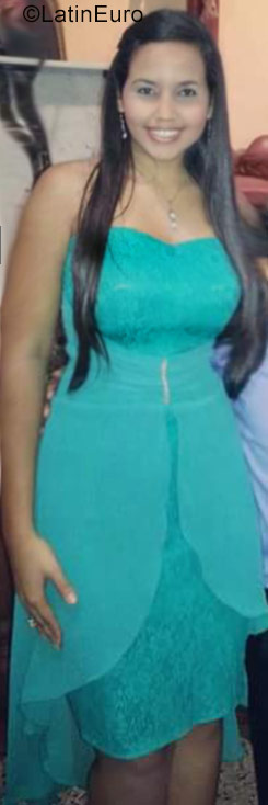 Date this nice looking Venezuela girl Viannete from Chacao VE1568