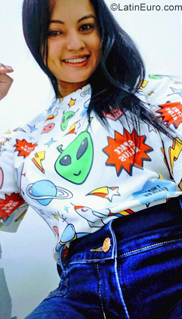 Date this foxy Colombia girl Yulieth from Cordoba CO23783