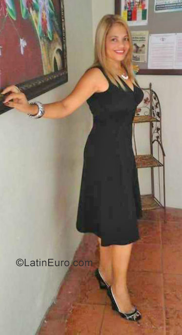 Date this funny Dominican Republic girl Alba from Santo Domingo DO32256