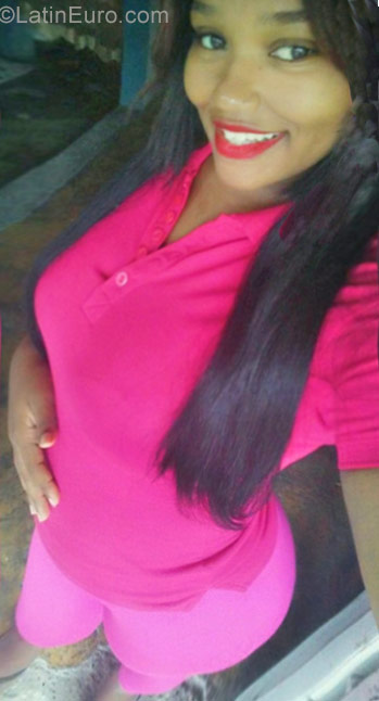 Date this gorgeous Dominican Republic girl Yamilka from Santo Domingo DO32278