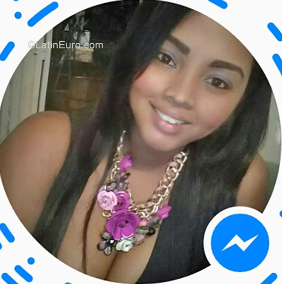 Date this sensual Dominican Republic girl Zahira from Puerto Plata DO32289