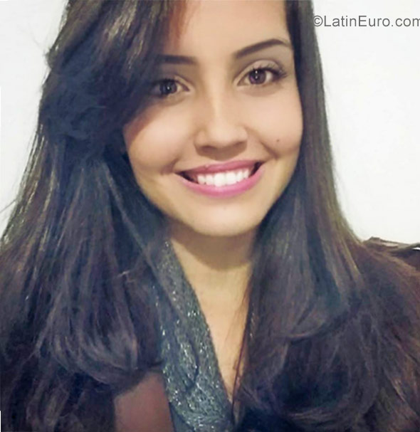 Date this lovely Brazil girl Julia from Belo Horizonte BR10535