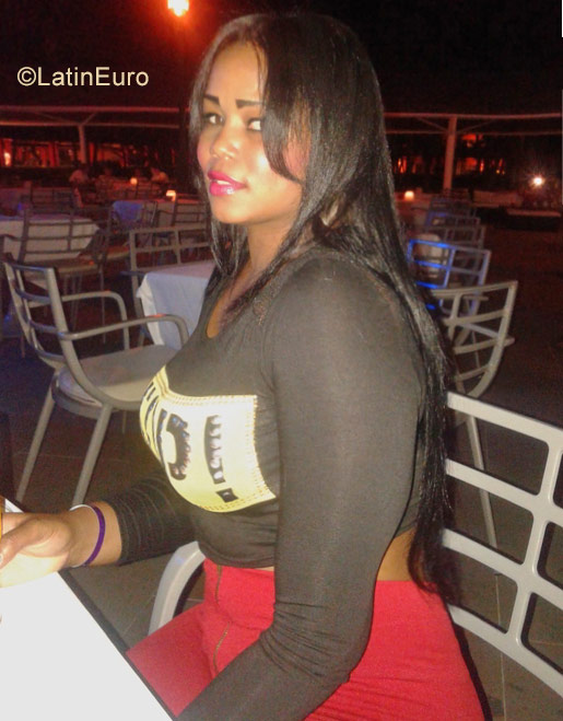 Date this stunning Dominican Republic girl Elena from Santiago DO32295
