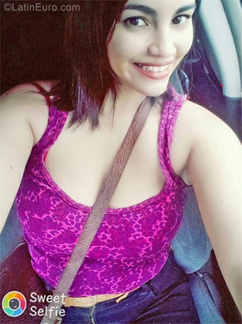 Date this attractive Honduras girl Lizeth from La Ceiba HN2496