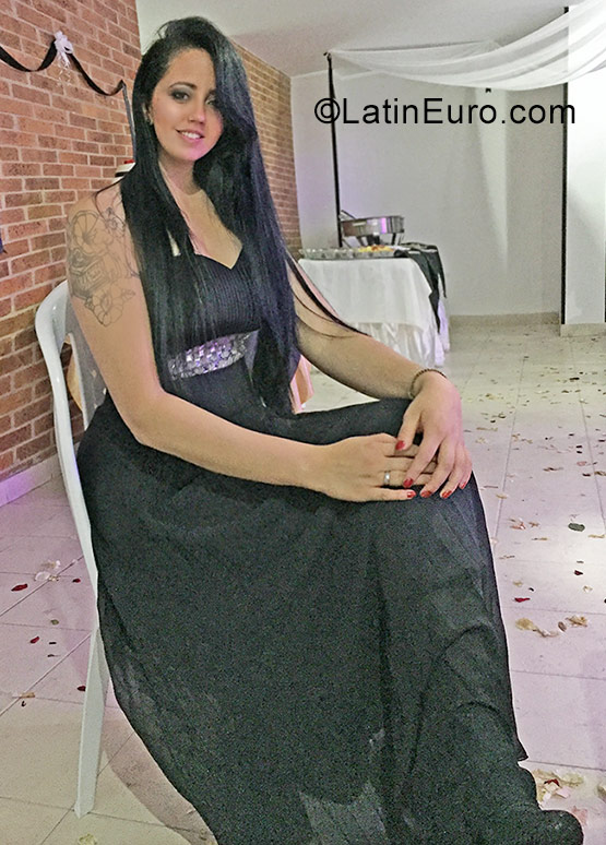 Date this good-looking Colombia girl Erica from Bogota CO29091
