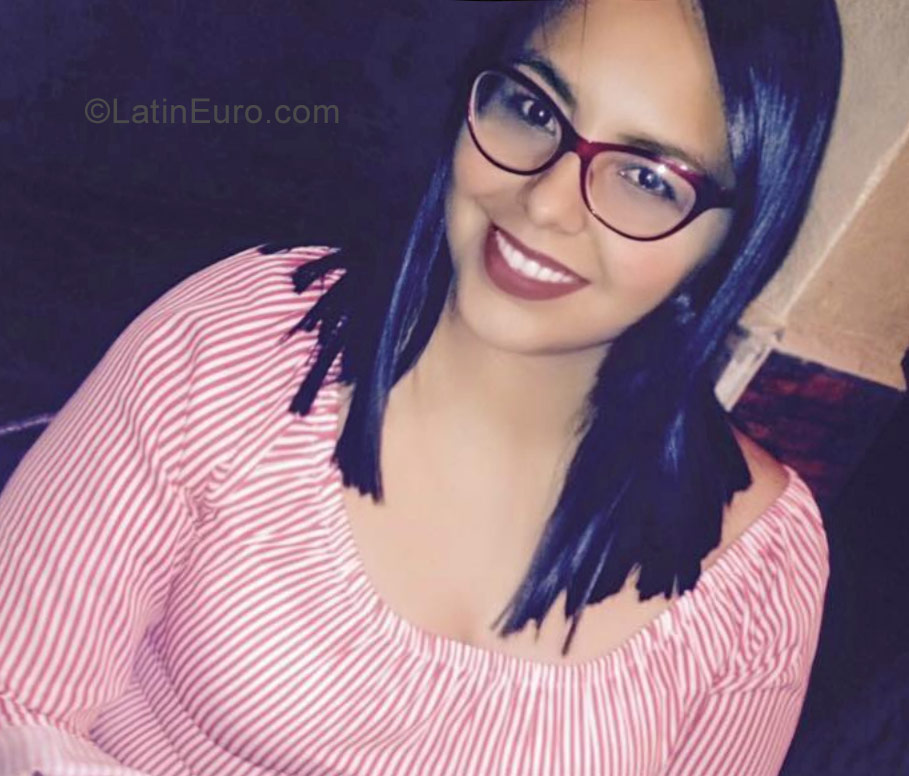 Date this hard body Venezuela girl Marielis from Maracay VE1593