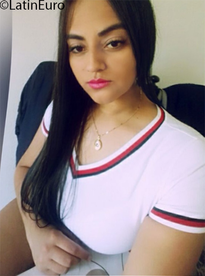 Date this georgeous Colombia girl Anyifresi from Bogota CO23829