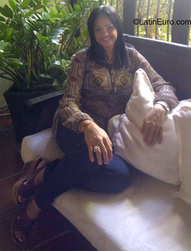 Date this georgeous Venezuela girl Ayaris from Valle de la pascua VE1605