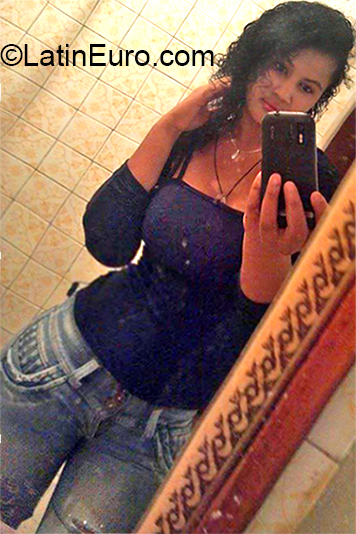 Date this athletic Colombia girl Madelin from Bogota CO23854