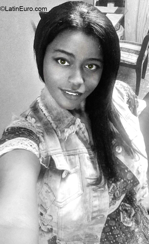 Date this good-looking Colombia girl Negrita from Cali CO23877