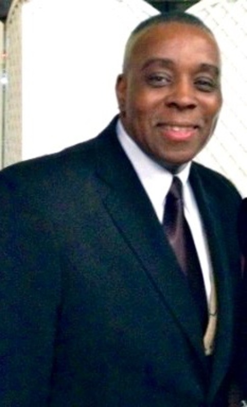 Date this young United States man Lawrence from Medellin US19317