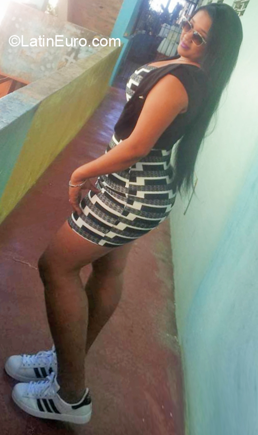 Date this passionate Dominican Republic girl Massiel from Santo Domingo DO32439