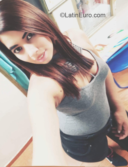 Date this passionate Colombia girl Natalia from Armenia CO23899