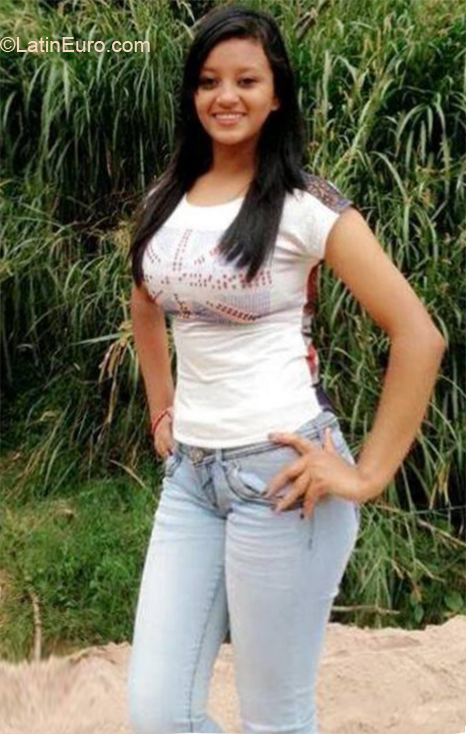 Date this stunning United States girl Ghaliana from Boston US19340