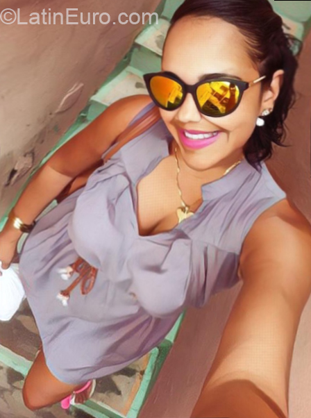 Date this cute Dominican Republic girl Erika from Santo Domingo DO32522