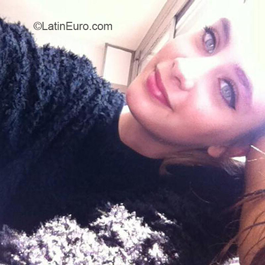 Date this sultry Venezuela girl Chiara from Maracaibo VE1647