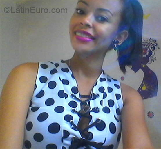 Date this lovely Venezuela girl Yudey from Calabozo VE1648