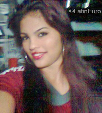 Date this happy Venezuela girl Gaby from Caracas VE1658