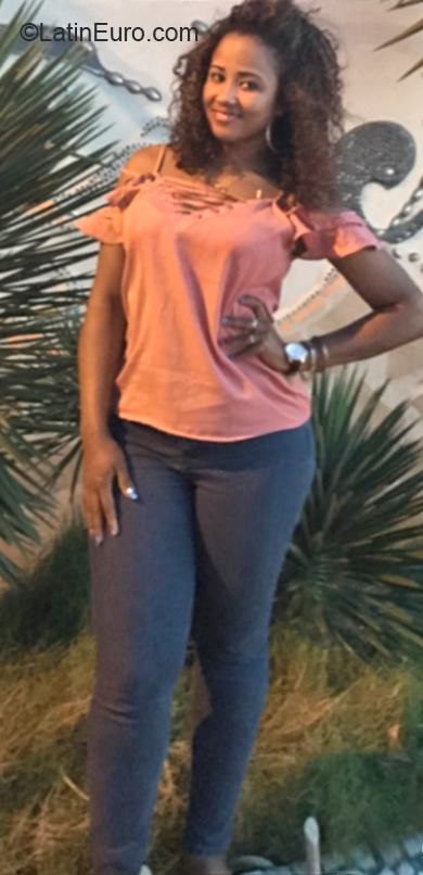 Date this georgeous Dominican Republic girl Anyerlis from Santiago DO34269